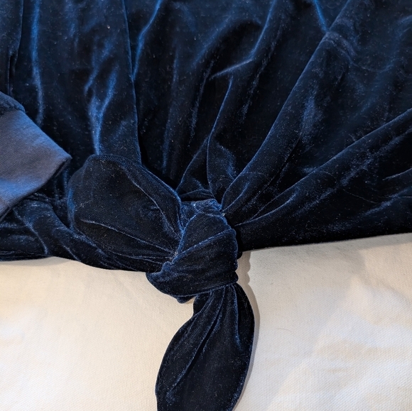 RDI Women's Long Sleeve Velour Tie Front Sweater Navy Size Small - Picture 7 of 9